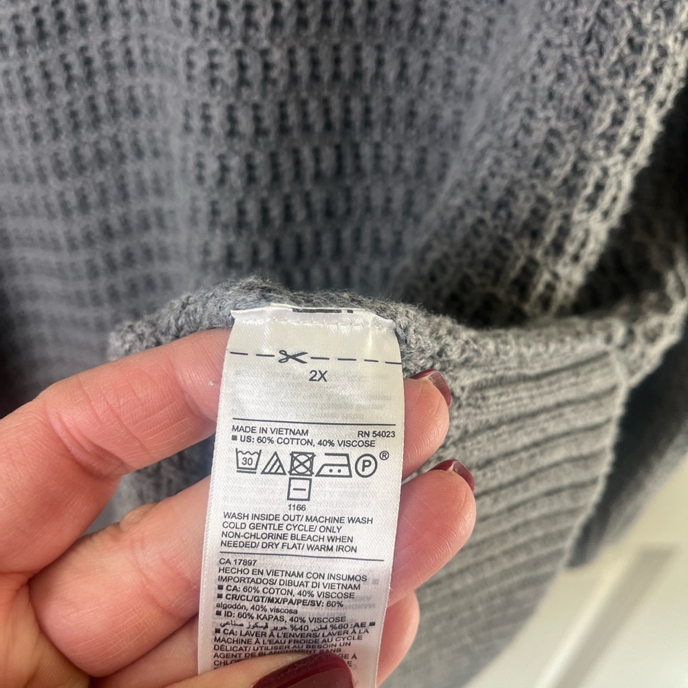 OLD NAVY Women's Gray Waffle-Knit Pullover Tunic Sweater - Picture 4 of 5